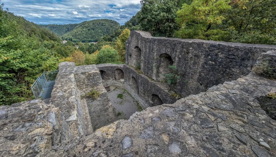 Burgruine Herrenzimmern, Germany